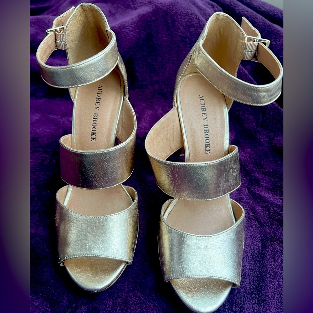 Audrey Brooke gold heels, size 9, good condition